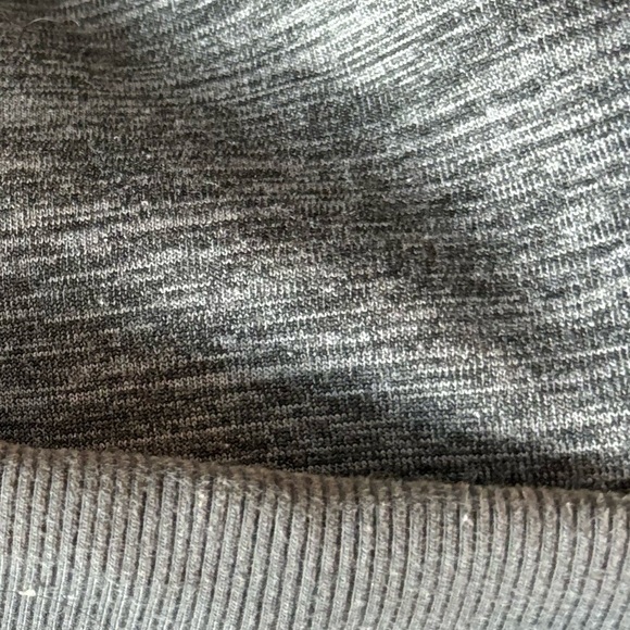 Athleta Altitude 1/2 zip sweatshirt. Gray. Women’s Medium - Picture 14 of 15
